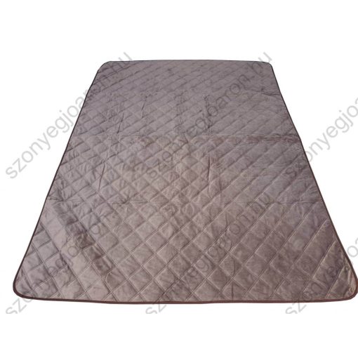 Karo Barna Ágytakaró