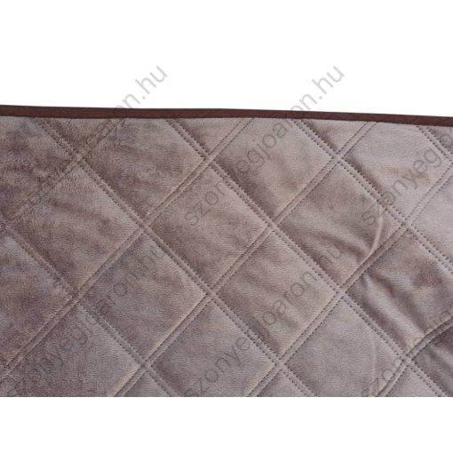 Karo Barna Ágytakaró