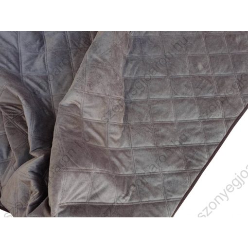 Karo Barna Ágytakaró