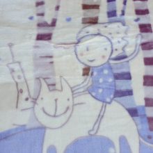 Bonita szürke cicás ágytakaró pléd 150 x 200 cm